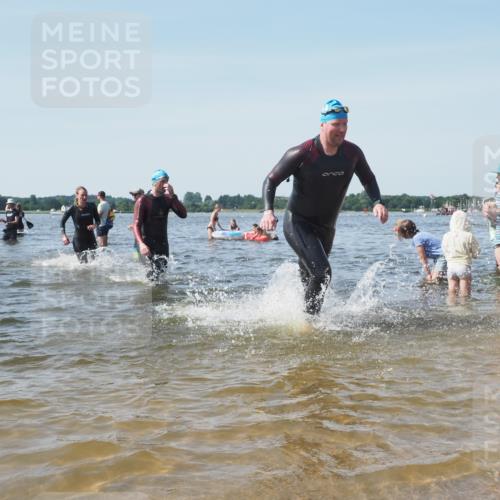 22.06.2025 - Viking Triathlon KatJ http://msf.ph/oto/8102300 22.06.2025 10:34:11 Schwimmen 46, 70, 294, 297, 429, 478, 527, 532, 618, 635 meine-sportfotos.de