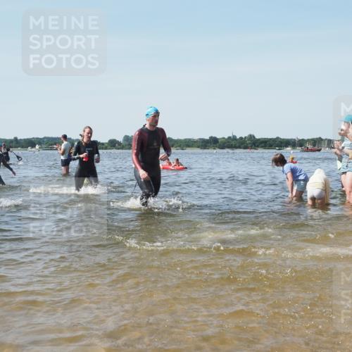 22.06.2025 - Viking Triathlon KatJ http://msf.ph/oto/8102331 22.06.2025 10:34:12 Schwimmen 46, 70, 294, 297, 429, 486, 527, 532, 618, 635 meine-sportfotos.de