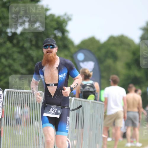 22.06.2025 - Viking Triathlon H.Heesch http://msf.ph/oto/8102336 22.06.2025 13:19:20 Laufen 122, 437 meine-sportfotos.de