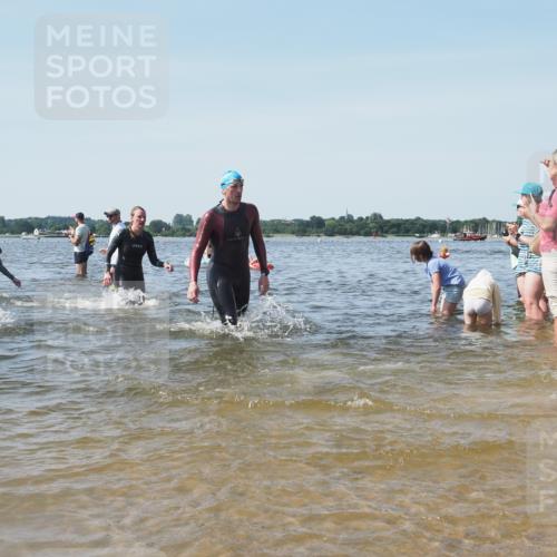 22.06.2025 - Viking Triathlon KatJ http://msf.ph/oto/8102352 22.06.2025 10:34:12 Schwimmen 46, 70, 294, 297, 429, 486, 527, 532, 618, 635 meine-sportfotos.de