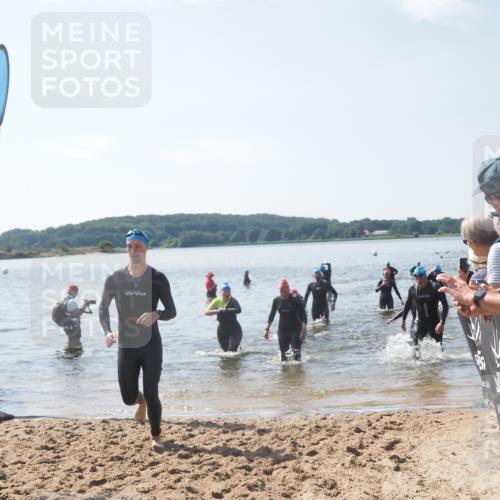 22.06.2025 - Viking Triathlon MichiJ http://msf.ph/oto/8102390 22.06.2025 10:46:01 Schwimmen 217, 342, 360, 372, 468, 525, 615, 621, 633, 647 meine-sportfotos.de