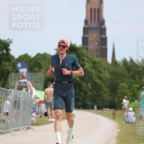 22.06.2025 - Viking Triathlon H.Heesch http://msf.ph/oto/8102421 22.06.2025 13:19:35 Laufen 185, 235 meine-sportfotos.de