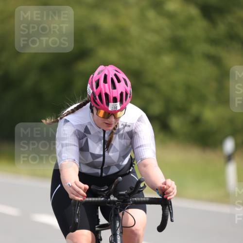 22.06.2025 - Viking Triathlon Yannick Fuchs http://msf.ph/oto/8102440 22.06.2025 11:26:27 Radfahren 61, 236, 659 meine-sportfotos.de
