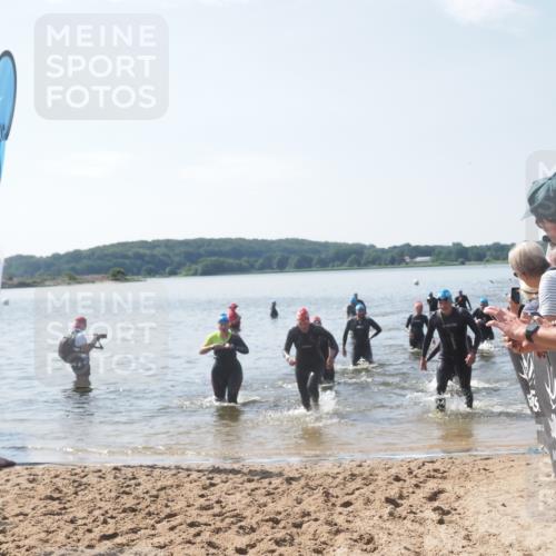 22.06.2025 - Viking Triathlon MichiJ http://msf.ph/oto/8102445 22.06.2025 10:46:02 Schwimmen 217, 342, 360, 372, 468, 525, 615, 621, 633, 647 meine-sportfotos.de