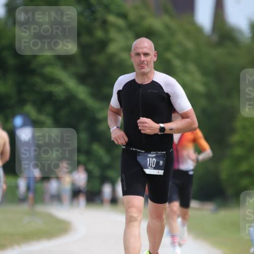 22.06.2025 - Viking Triathlon H.Heesch http://msf.ph/oto/8102512 22.06.2025 13:20:18 Laufen 33, 110 meine-sportfotos.de
