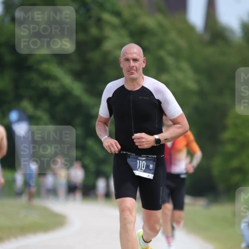 22.06.2025 - Viking Triathlon H.Heesch http://msf.ph/oto/8102518 22.06.2025 13:20:18 Laufen 33, 110 meine-sportfotos.de