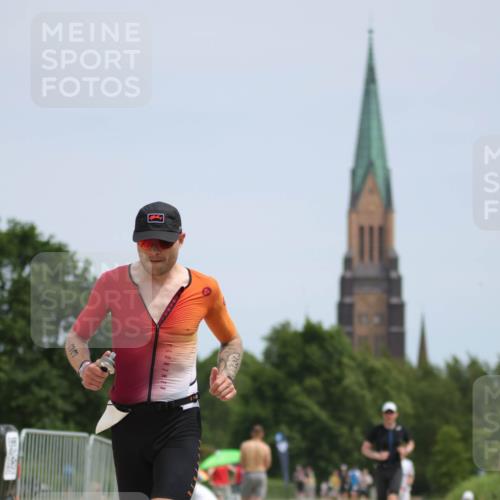 22.06.2025 - Viking Triathlon H.Heesch http://msf.ph/oto/8102577 22.06.2025 13:20:25 Laufen 33, 110, 427 meine-sportfotos.de
