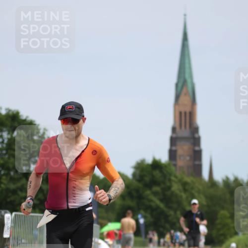 22.06.2025 - Viking Triathlon H.Heesch http://msf.ph/oto/8102584 22.06.2025 13:20:25 Laufen 33, 110, 427 meine-sportfotos.de