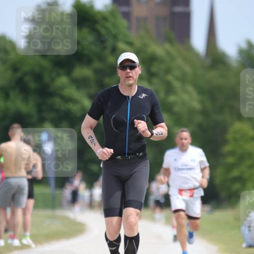22.06.2025 - Viking Triathlon H.Heesch http://msf.ph/oto/8102600 22.06.2025 13:20:28 Laufen 33, 427, 638 meine-sportfotos.de