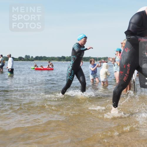 22.06.2025 - Viking Triathlon KatJ http://msf.ph/oto/8102694 22.06.2025 10:34:19 Schwimmen 46, 294, 297, 306, 430, 486, 520, 527, 618 meine-sportfotos.de
