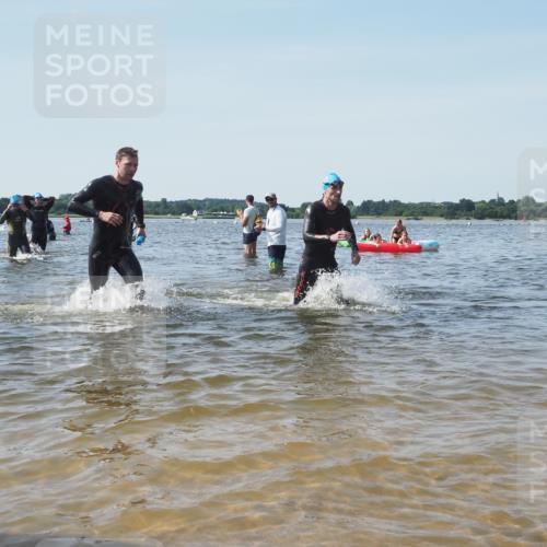 22.06.2025 - Viking Triathlon KatJ http://msf.ph/oto/8102749 22.06.2025 10:34:25 Schwimmen 294, 306, 366, 430, 486, 520, 527, 546 meine-sportfotos.de