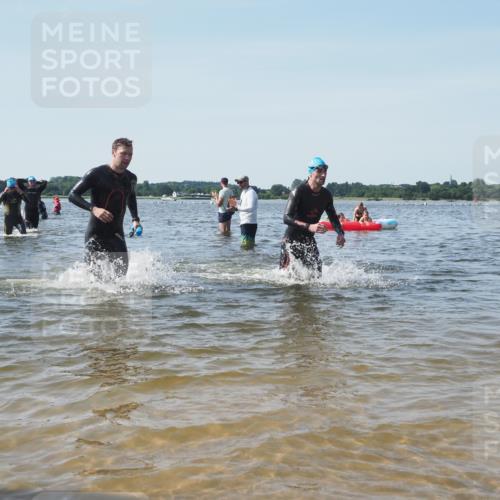 22.06.2025 - Viking Triathlon KatJ http://msf.ph/oto/8102759 22.06.2025 10:34:25 Schwimmen 294, 306, 366, 430, 486, 520, 527, 546 meine-sportfotos.de