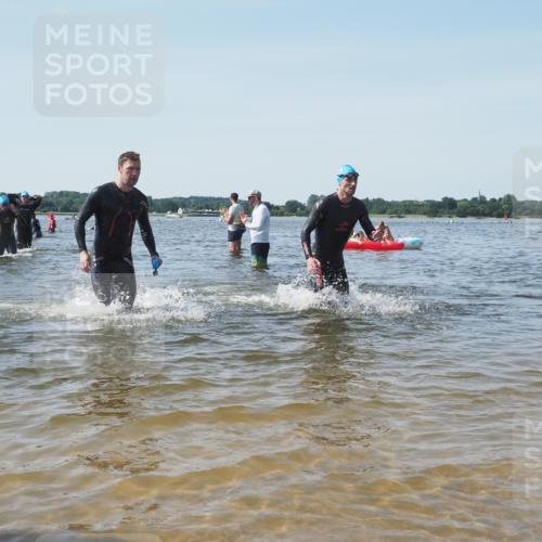 22.06.2025 - Viking Triathlon KatJ http://msf.ph/oto/8102769 22.06.2025 10:34:25 Schwimmen 294, 306, 366, 430, 486, 520, 527, 546 meine-sportfotos.de