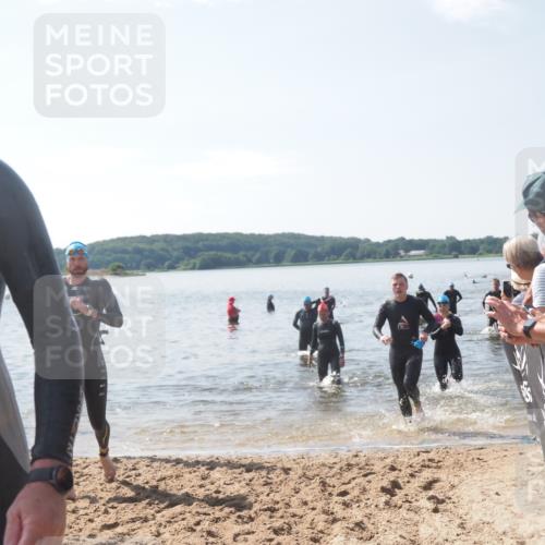 22.06.2025 - Viking Triathlon MichiJ http://msf.ph/oto/8102774 22.06.2025 10:46:11 Schwimmen 121, 144, 213, 217, 342, 525, 647 meine-sportfotos.de