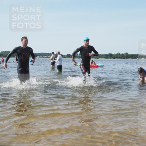 22.06.2025 - Viking Triathlon KatJ http://msf.ph/oto/8102794 22.06.2025 10:34:25 Schwimmen 294, 306, 366, 430, 486, 520, 527, 546 meine-sportfotos.de