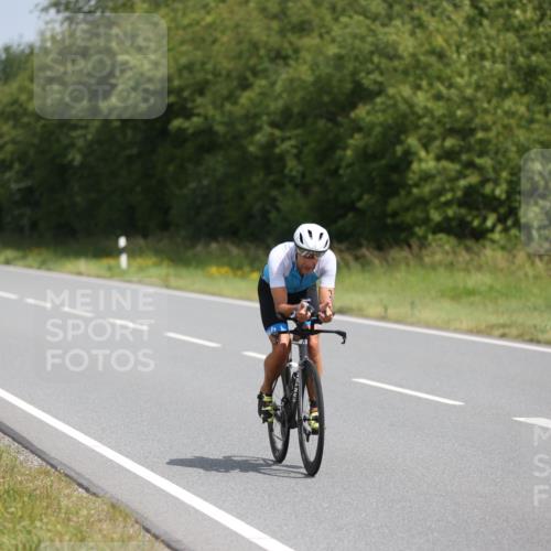 22.06.2025 - Viking Triathlon Yannick Fuchs http://msf.ph/oto/8102795 22.06.2025 12:05:40 Radfahren 47, 102, 145, 158, 176, 183, 368, 485, 543, 637, 652 meine-sportfotos.de