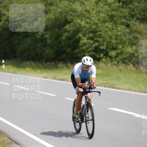 22.06.2025 - Viking Triathlon Yannick Fuchs http://msf.ph/oto/8102803 22.06.2025 12:05:41 Radfahren 47, 102, 145, 158, 176, 183, 368, 425, 485, 543, 637, 652 meine-sportfotos.de