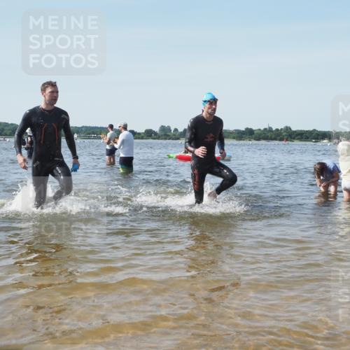 22.06.2025 - Viking Triathlon KatJ http://msf.ph/oto/8102818 22.06.2025 10:34:25 Schwimmen 294, 306, 366, 430, 486, 520, 527, 546 meine-sportfotos.de