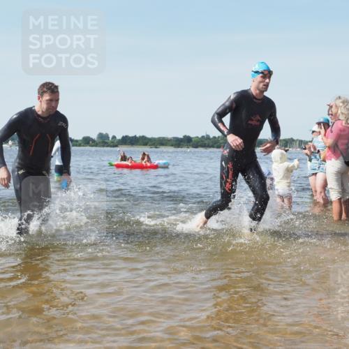 22.06.2025 - Viking Triathlon KatJ http://msf.ph/oto/8102856 22.06.2025 10:34:26 Schwimmen 294, 306, 366, 430, 486, 520, 527, 546 meine-sportfotos.de