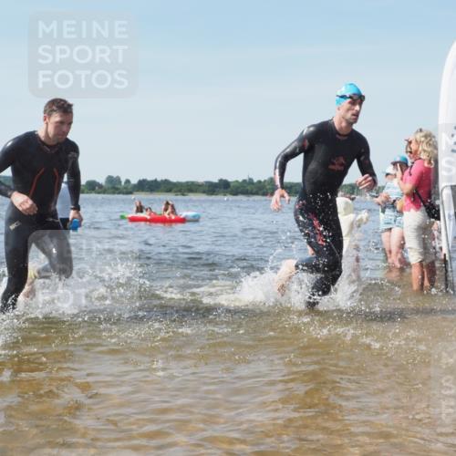 22.06.2025 - Viking Triathlon KatJ http://msf.ph/oto/8102863 22.06.2025 10:34:27 Schwimmen 294, 306, 341, 366, 430, 486, 520, 527, 546 meine-sportfotos.de