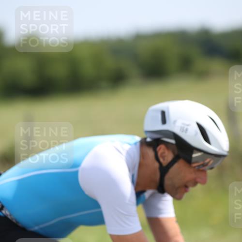 22.06.2025 - Viking Triathlon Yannick Fuchs http://msf.ph/oto/8102870 22.06.2025 12:05:42 Radfahren 47, 102, 145, 158, 176, 368, 425, 485, 543, 637, 652 meine-sportfotos.de