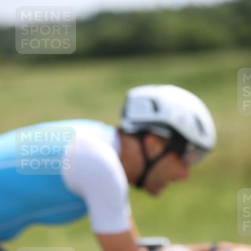 22.06.2025 - Viking Triathlon Yannick Fuchs http://msf.ph/oto/8102876 22.06.2025 12:05:43 Radfahren 47, 102, 145, 158, 176, 368, 387, 425, 485, 543, 637, 652 meine-sportfotos.de