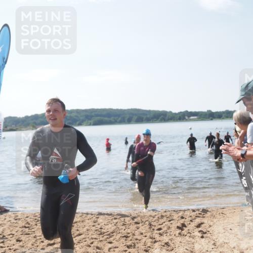 22.06.2025 - Viking Triathlon MichiJ http://msf.ph/oto/8102879 22.06.2025 10:46:14 Schwimmen 121, 144, 213, 217, 225, 406, 525, 647 meine-sportfotos.de