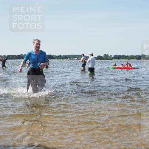 22.06.2025 - Viking Triathlon KatJ http://msf.ph/oto/8102899 22.06.2025 10:34:29 Schwimmen 247, 294, 306, 341, 366, 430, 486, 520, 527, 546 meine-sportfotos.de
