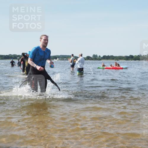 22.06.2025 - Viking Triathlon KatJ http://msf.ph/oto/8102939 22.06.2025 10:34:29 Schwimmen 247, 294, 306, 341, 366, 430, 486, 520, 527, 546 meine-sportfotos.de