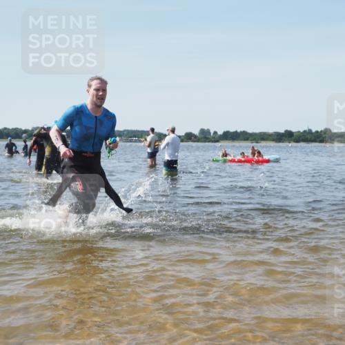 22.06.2025 - Viking Triathlon KatJ http://msf.ph/oto/8102952 22.06.2025 10:34:29 Schwimmen 247, 294, 306, 341, 366, 430, 486, 520, 527, 546 meine-sportfotos.de