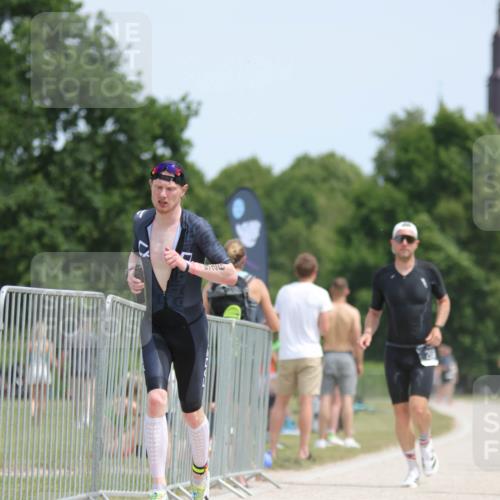 22.06.2025 - Viking Triathlon H.Heesch http://msf.ph/oto/8102957 22.06.2025 13:20:51 Laufen 46, 266, 526, 603, 604 meine-sportfotos.de