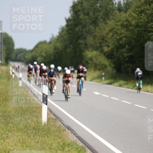 22.06.2025 - Viking Triathlon Yannick Fuchs http://msf.ph/oto/8103003 22.06.2025 12:05:58 Radfahren 20, 70, 88, 134, 177, 265, 300, 304, 447, 456 meine-sportfotos.de