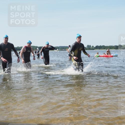 22.06.2025 - Viking Triathlon KatJ http://msf.ph/oto/8103026 22.06.2025 10:34:33 Schwimmen 114, 247, 284, 306, 323, 341, 366, 430, 486, 520, 546, 550 meine-sportfotos.de