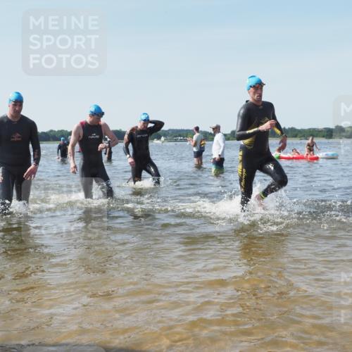 22.06.2025 - Viking Triathlon KatJ http://msf.ph/oto/8103056 22.06.2025 10:34:33 Schwimmen 114, 247, 284, 306, 323, 341, 366, 430, 486, 520, 546, 550 meine-sportfotos.de