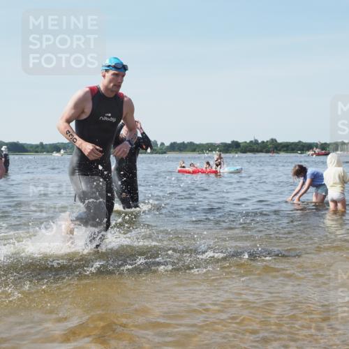 22.06.2025 - Viking Triathlon KatJ http://msf.ph/oto/8103115 22.06.2025 10:34:35 Schwimmen 114, 247, 284, 306, 323, 341, 366, 430, 520, 546, 550 meine-sportfotos.de