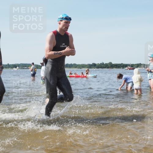22.06.2025 - Viking Triathlon KatJ http://msf.ph/oto/8103135 22.06.2025 10:34:36 Schwimmen 114, 247, 284, 306, 323, 341, 366, 430, 520, 546, 550 meine-sportfotos.de