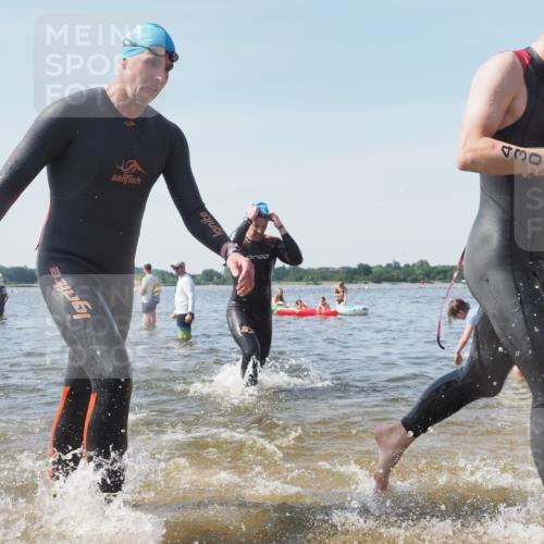 22.06.2025 - Viking Triathlon KatJ http://msf.ph/oto/8103157 22.06.2025 10:34:36 Schwimmen 114, 247, 284, 306, 323, 341, 366, 430, 520, 546, 550 meine-sportfotos.de