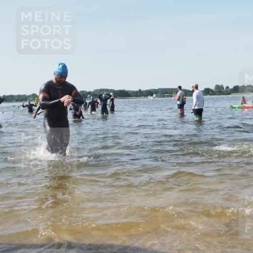 22.06.2025 - Viking Triathlon KatJ http://msf.ph/oto/8103180 22.06.2025 10:34:38 Schwimmen 77, 114, 247, 284, 306, 323, 341, 366, 430, 546, 550 meine-sportfotos.de