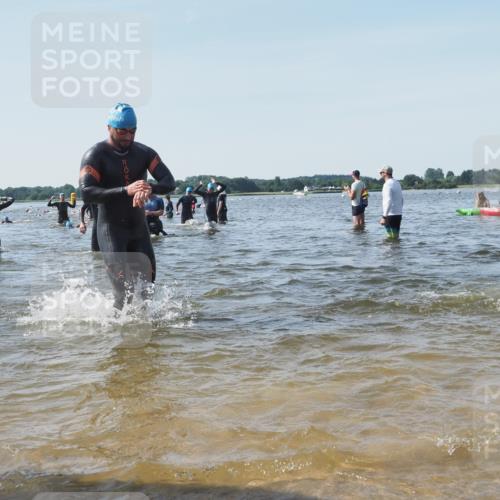 22.06.2025 - Viking Triathlon KatJ http://msf.ph/oto/8103196 22.06.2025 10:34:38 Schwimmen 77, 114, 247, 284, 306, 323, 341, 366, 430, 546, 550 meine-sportfotos.de