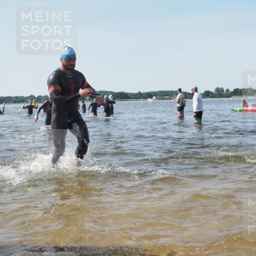 22.06.2025 - Viking Triathlon KatJ http://msf.ph/oto/8103213 22.06.2025 10:34:38 Schwimmen 77, 114, 247, 284, 306, 323, 341, 366, 430, 546, 550 meine-sportfotos.de