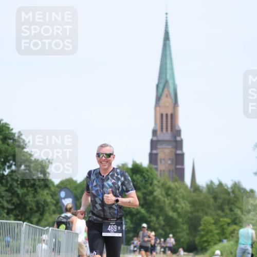 22.06.2025 - Viking Triathlon H.Heesch http://msf.ph/oto/8103221 22.06.2025 13:21:31 Laufen 469 meine-sportfotos.de