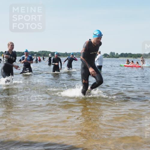 22.06.2025 - Viking Triathlon KatJ http://msf.ph/oto/8103311 22.06.2025 10:34:43 Schwimmen 77, 114, 161, 247, 284, 323, 341, 434, 546, 550 meine-sportfotos.de