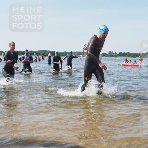 22.06.2025 - Viking Triathlon KatJ http://msf.ph/oto/8103318 22.06.2025 10:34:44 Schwimmen 77, 114, 161, 247, 284, 323, 341, 434, 550 meine-sportfotos.de