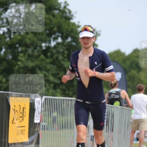 22.06.2025 - Viking Triathlon H.Heesch http://msf.ph/oto/8103321 22.06.2025 13:21:46 Laufen 4, 485, 544 meine-sportfotos.de