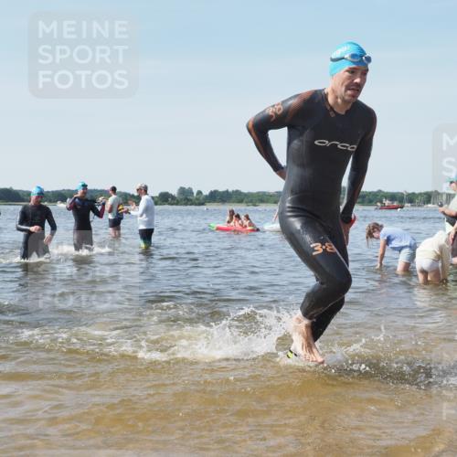 22.06.2025 - Viking Triathlon KatJ http://msf.ph/oto/8103357 22.06.2025 10:34:45 Schwimmen 17, 43, 77, 114, 161, 247, 284, 323, 341, 434, 550 meine-sportfotos.de