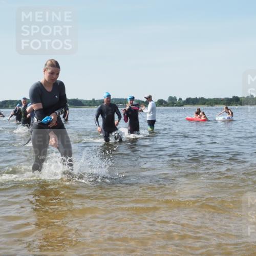 22.06.2025 - Viking Triathlon KatJ http://msf.ph/oto/8103389 22.06.2025 10:34:46 Schwimmen 17, 43, 77, 114, 161, 247, 284, 323, 341, 434, 550 meine-sportfotos.de