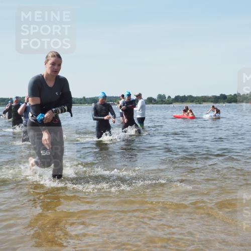 22.06.2025 - Viking Triathlon KatJ http://msf.ph/oto/8103404 22.06.2025 10:34:46 Schwimmen 17, 43, 77, 114, 161, 247, 284, 323, 341, 434, 550 meine-sportfotos.de