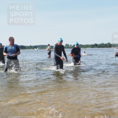 22.06.2025 - Viking Triathlon KatJ http://msf.ph/oto/8103413 22.06.2025 10:34:47 Schwimmen 17, 43, 77, 114, 161, 247, 284, 323, 341, 434, 550 meine-sportfotos.de
