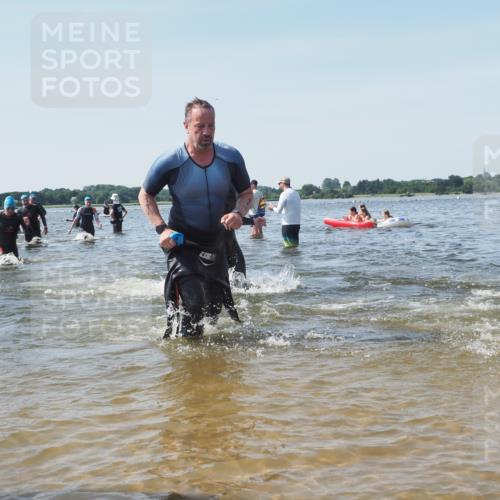 22.06.2025 - Viking Triathlon KatJ http://msf.ph/oto/8103518 22.06.2025 10:34:50 Schwimmen 17, 43, 77, 114, 161, 284, 323, 434, 475, 548, 550 meine-sportfotos.de