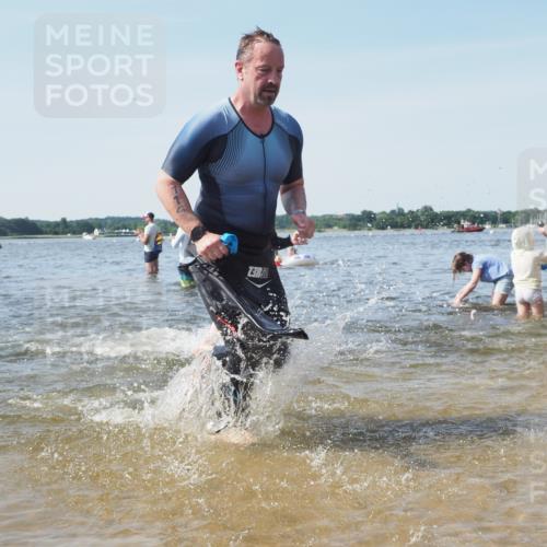 22.06.2025 - Viking Triathlon KatJ http://msf.ph/oto/8103573 22.06.2025 10:34:50 Schwimmen 17, 43, 77, 114, 161, 284, 323, 434, 475, 548, 550 meine-sportfotos.de